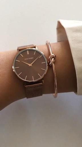 Elegant Rose Gold Multifunction Wristwatch